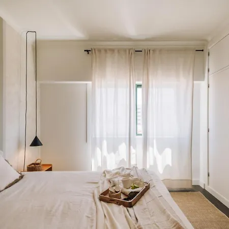 Ladispoli - 1 Bedroom In Estrela * Lisboa